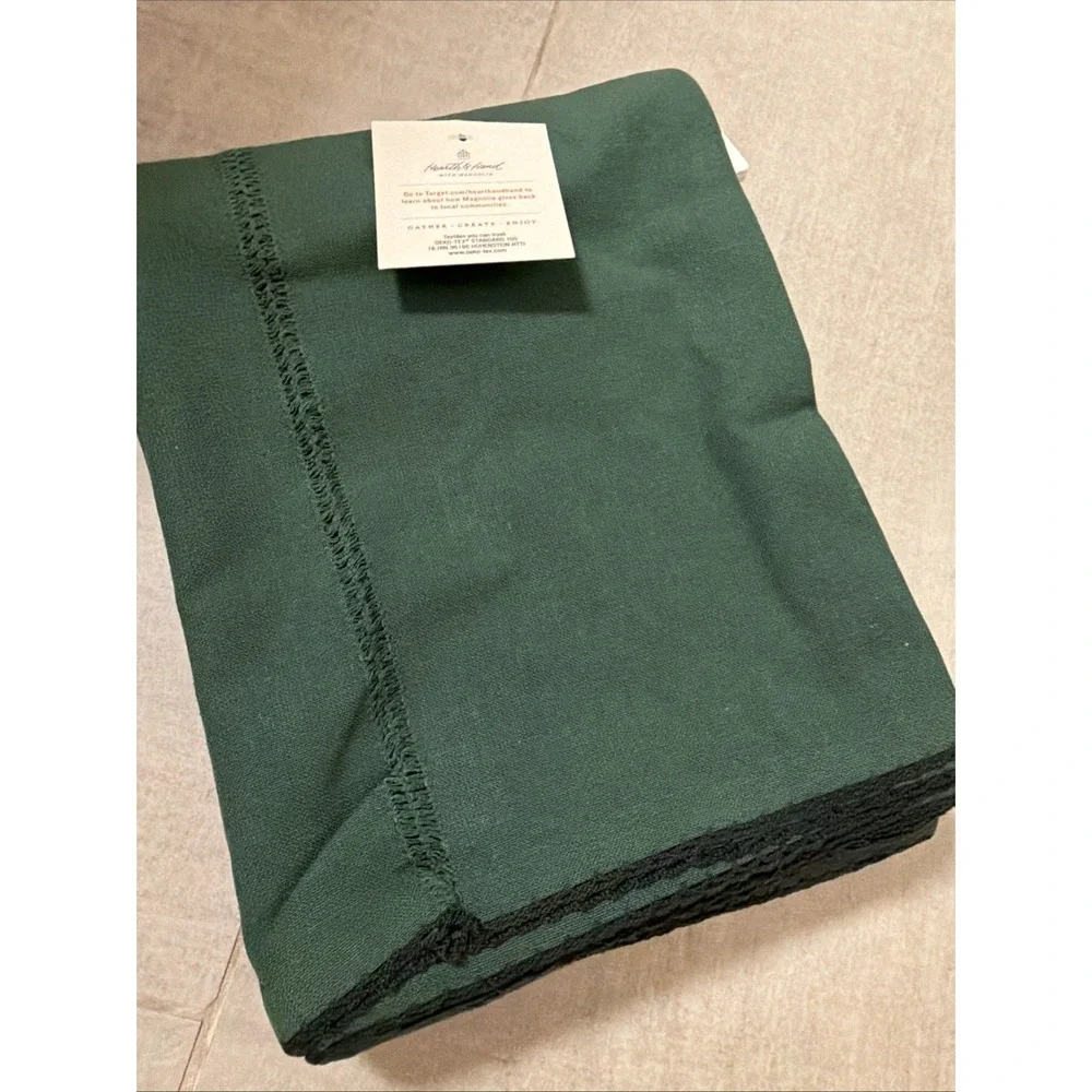 New Hearth & Hand With Magnolia Holiday Rectangle Tablecloth Hunter Green 60x84